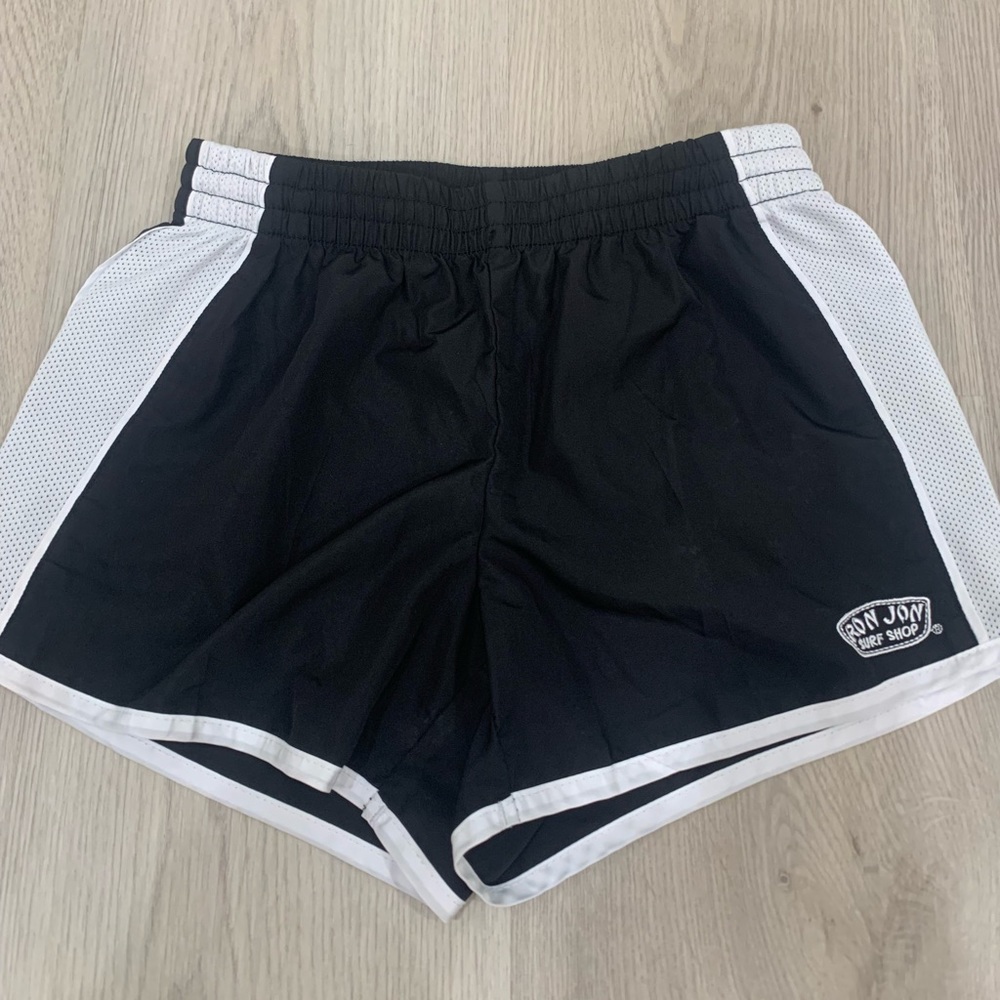 Ron Jon dry-fit women’s athletic shorts size small has drawstrings on the inside